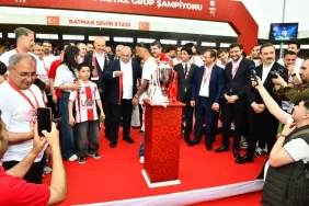 1-lige-yukselen-batman-petrol-spor-as-kupasini-aldi-ovIbs7zu.webp.webp.webp